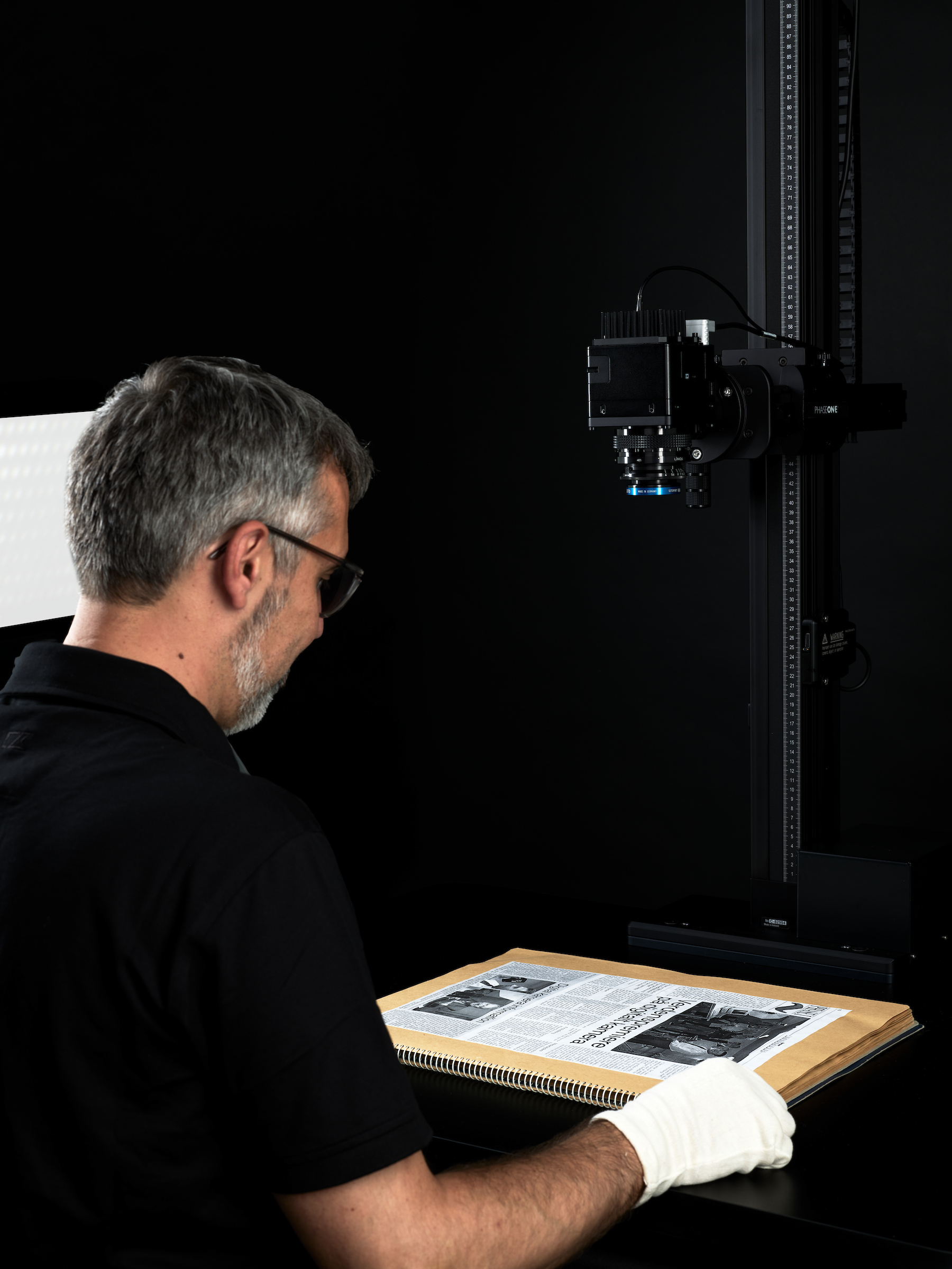 Phase One RC100 system for flat digitsation